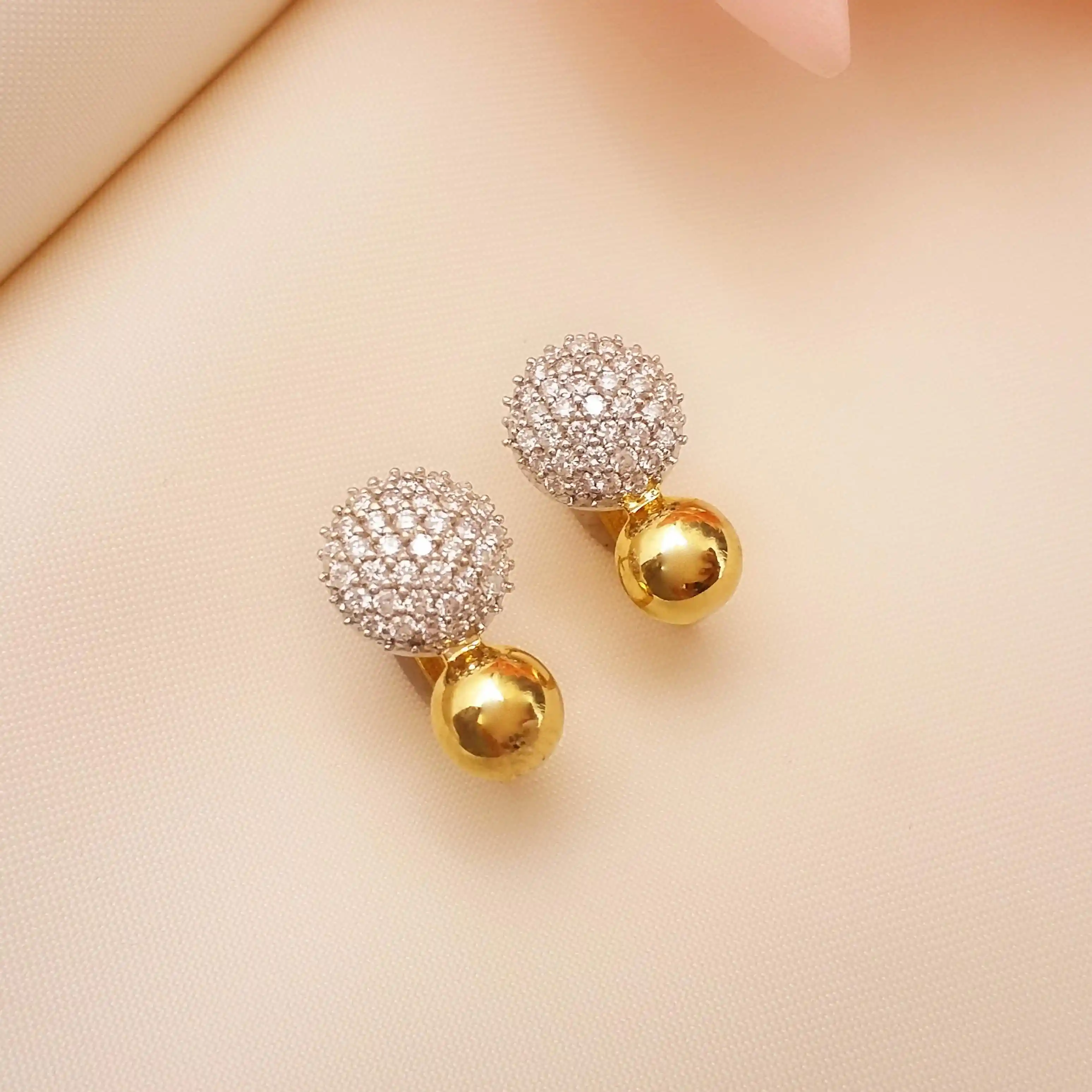 Buy Harshana Diamond Hoop Earrings 18 KT yellow gold (3.38 gm). | Online By Giriraj Jewellers