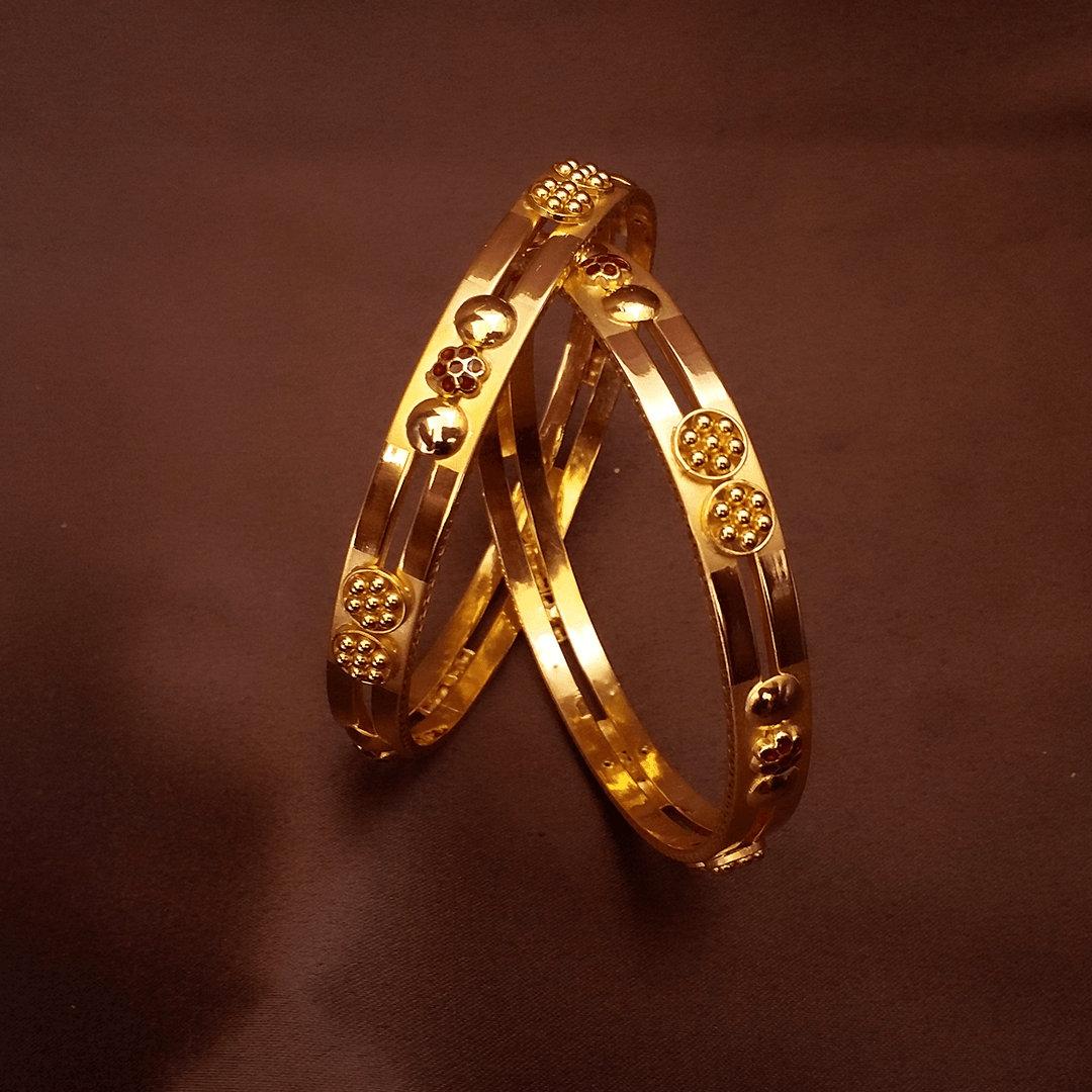Buy Mirraw Floral Gold Bangles 22 KT yellow gold (34.5 gm). | Online By Giriraj Jewellers
