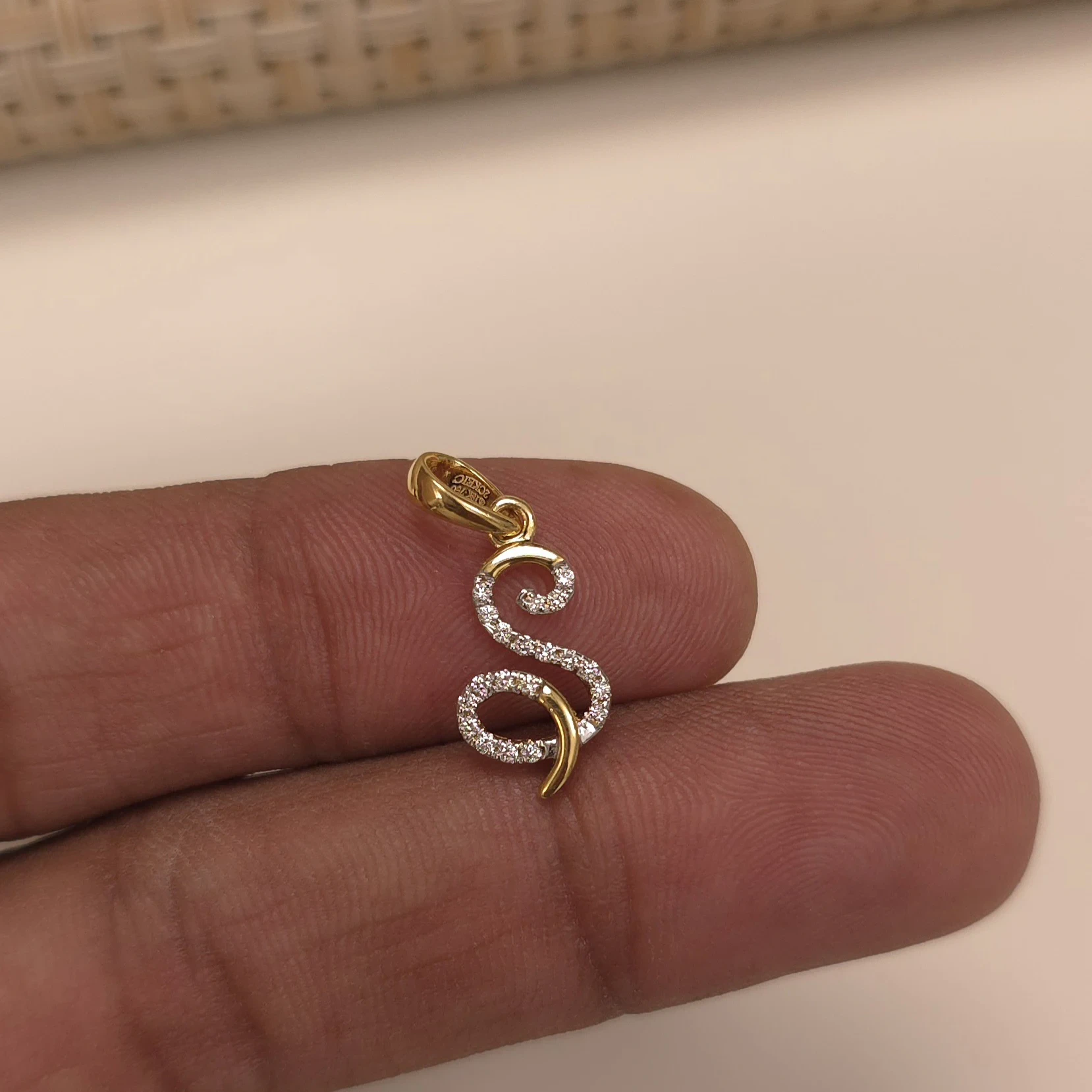 Buy S Sublime Alphabet Gold Pendant 18 KT yellow gold (1.088 gm). | Online By Giriraj Jewellers