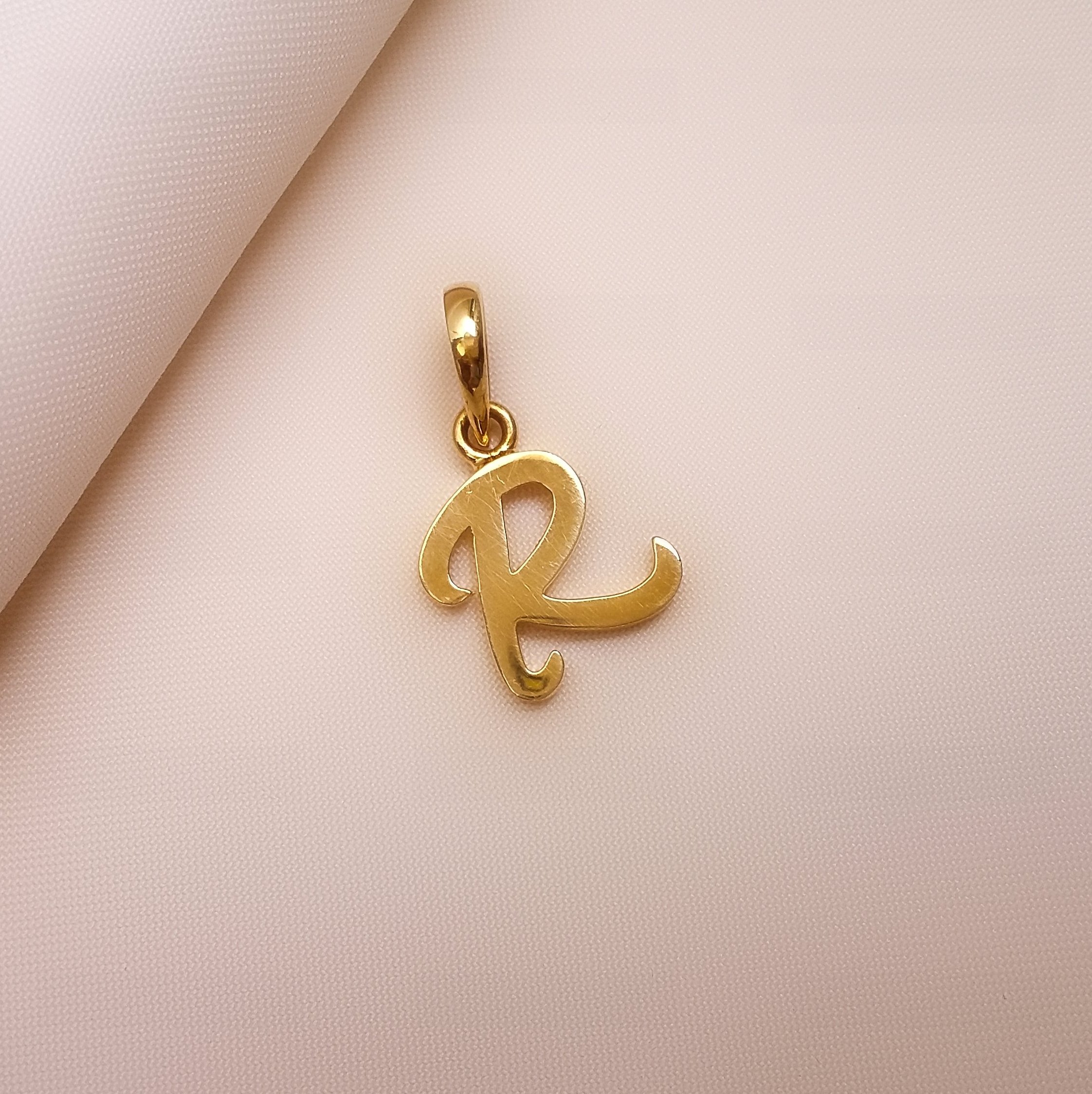 Buy R Reveal Gold Letter Pendant 22 KT yellow gold (1.467 gm). | Online By Giriraj Jewellers