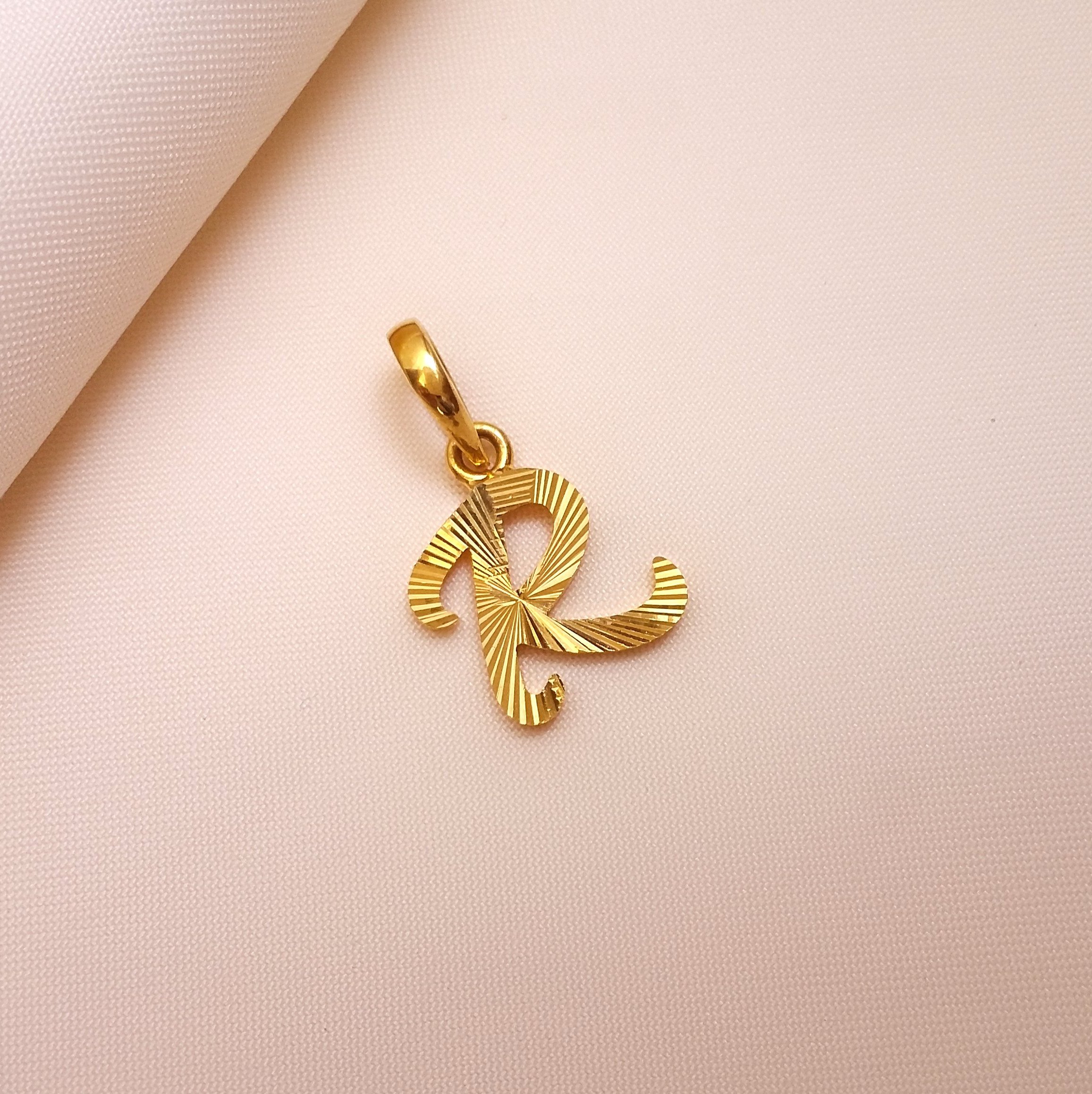 Buy R Ravishing Gold Letter Pendant 22 KT yellow gold (1.42 gm). | Online By Giriraj Jewellers