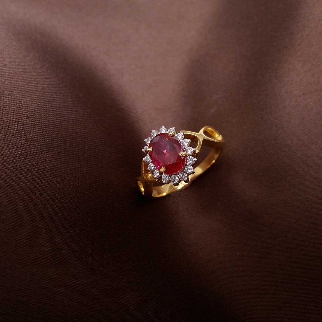 Buy Brilliant Hue Halo Diamond Ring 18 KT yellow gold (3.92 gm). | Online By Giriraj Jewellers