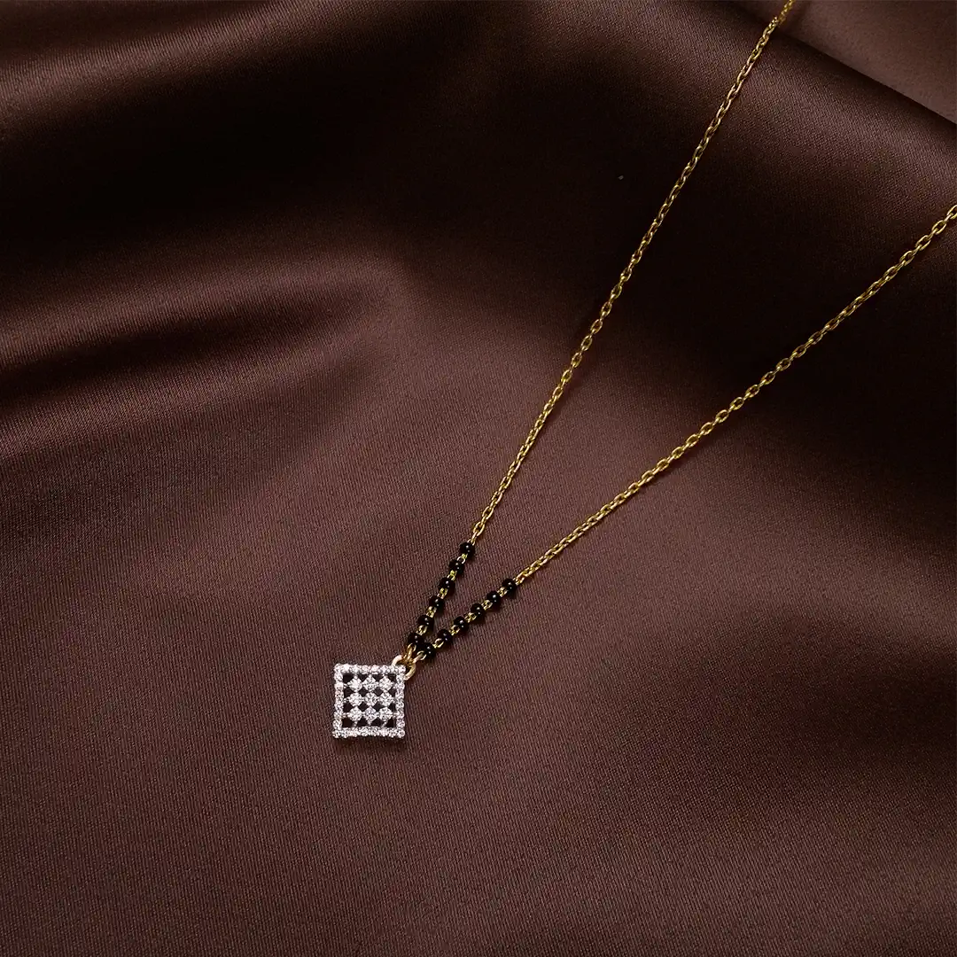 Buy EndlessLustre Diamond Mangalsutra 18 KT yellow gold (6.266 gm). | Online By Giriraj Jewellers