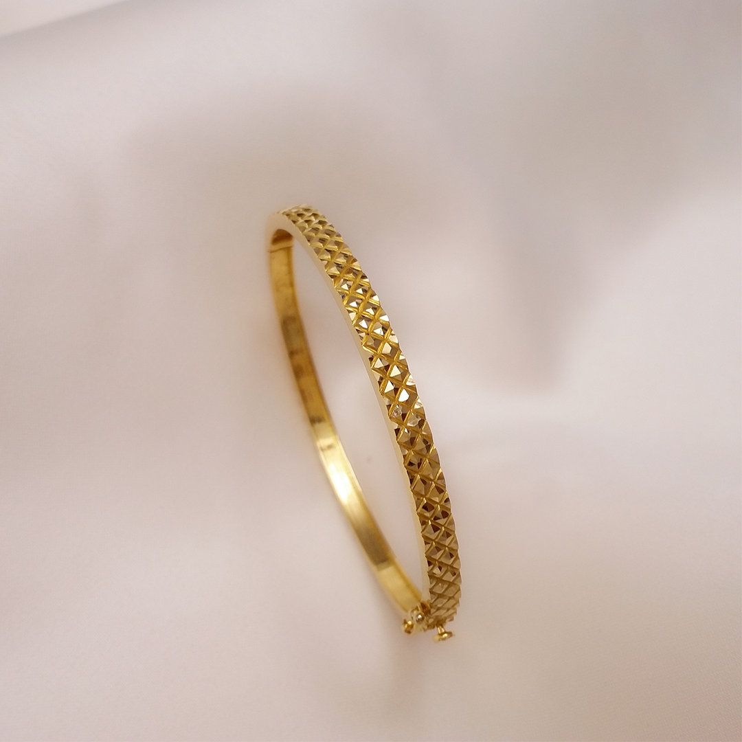 Buy Anaya Elegance 22k Women Bracelet 22 KT yellow gold gm