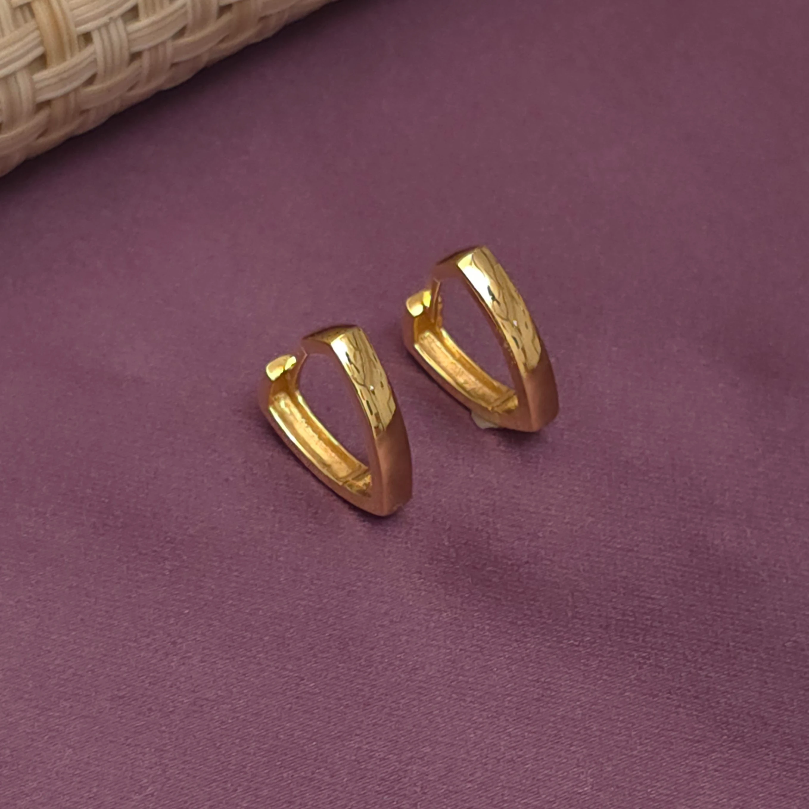 Buy Trillion Curve 22k Hoop Earrings 22 KT yellow gold (2.5 gm