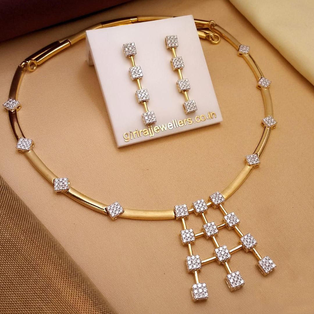 Buy Effervescent Elegance Diamond Necklace 14 KT yellow gold (32.97 gm). | Online By Giriraj Jewellers