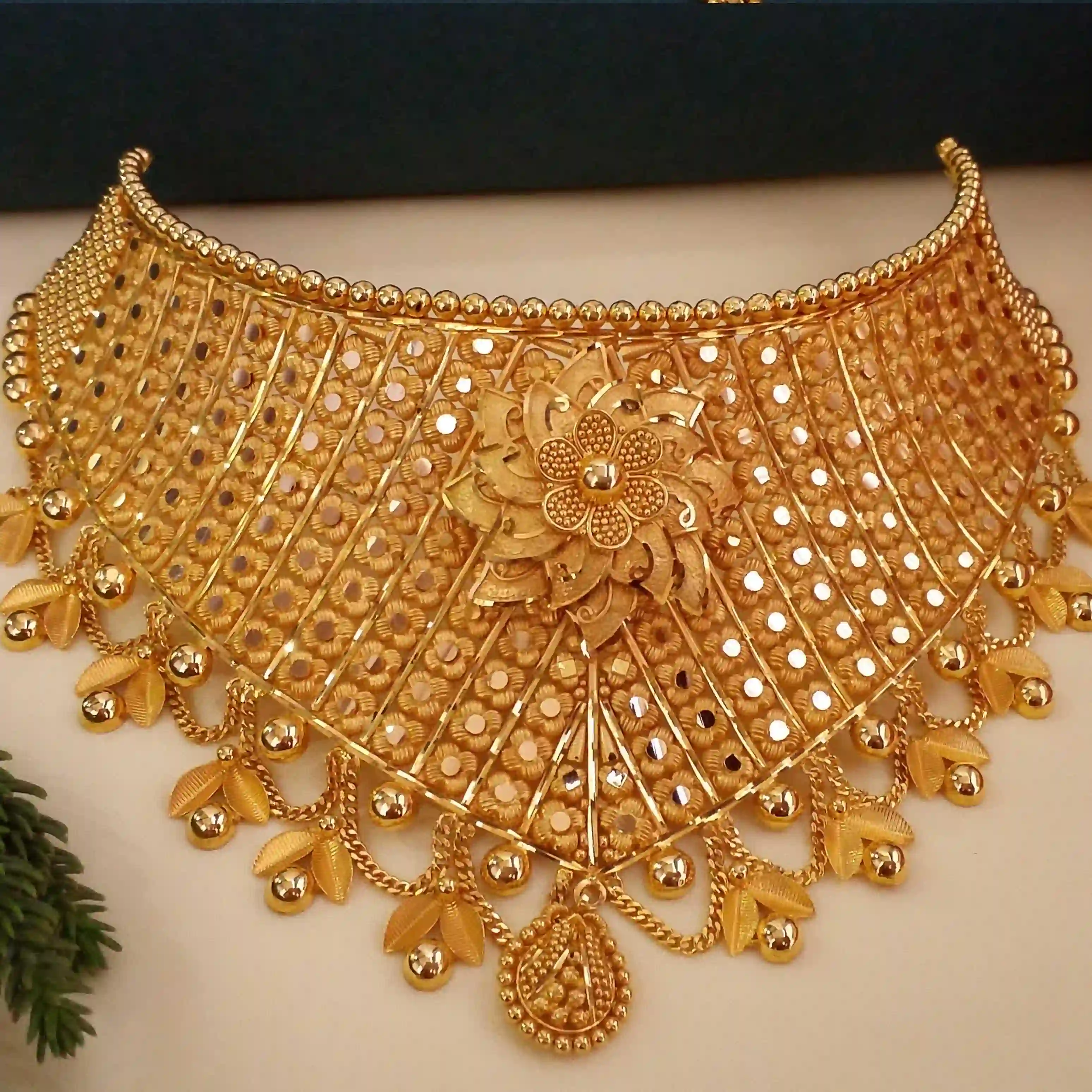 Buy Hiranya Choker Gold Necklace 22 KT yellow gold (70.5 gm). | Online By Giriraj Jewellers