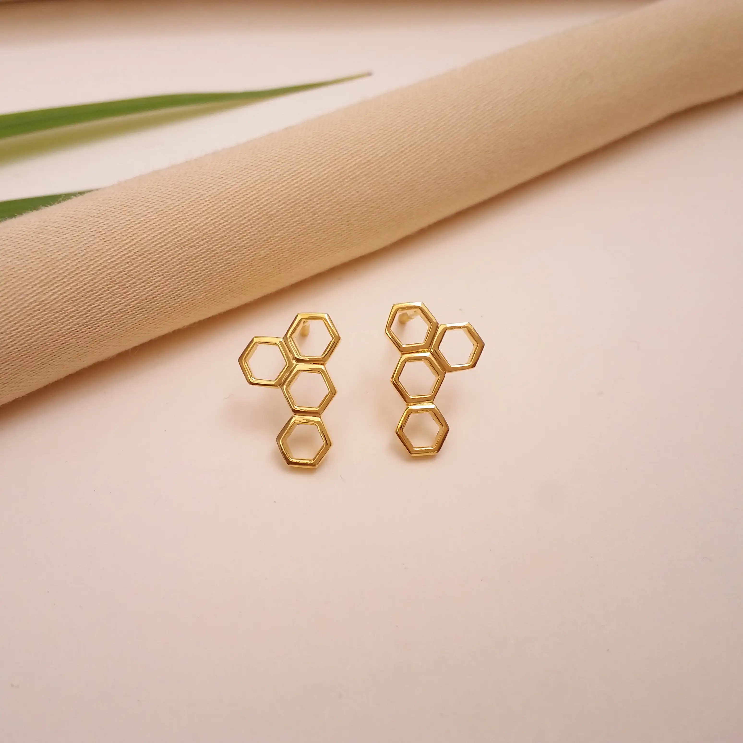Buy HoneyCombs Gold Earrings 22 KT yellow gold (2.77 gm). | Online By Giriraj Jewellers