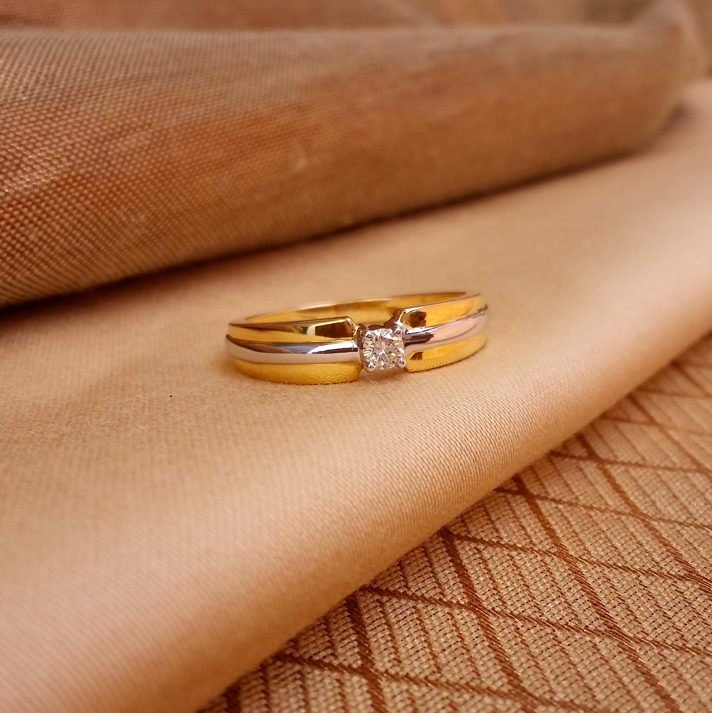 Breathtaking Gold and Diamond Finger Ring for Men