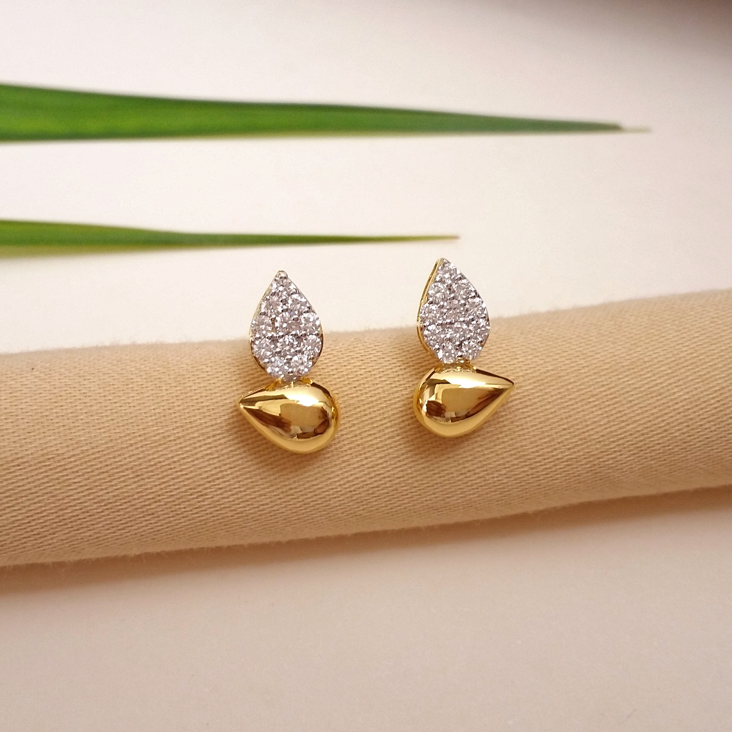 Buy Dew Drops Diamond  Earrings 18 KT yellow gold (2.74 gm). | Online By Giriraj Jewellers