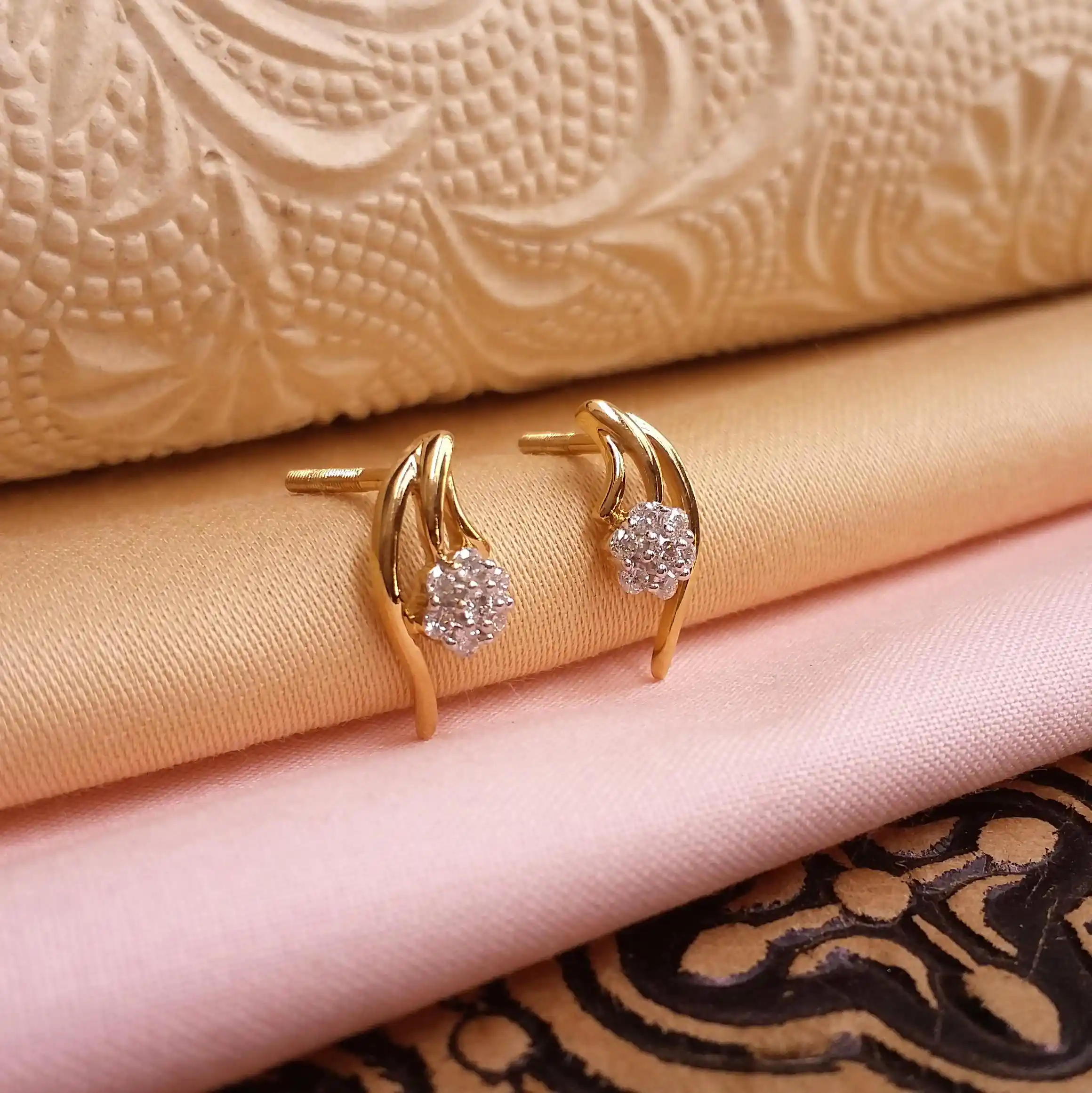 Buy A Twig Diamond Earrings 18 KT yellow gold (2.25 gm). | Online By Giriraj Jewellers