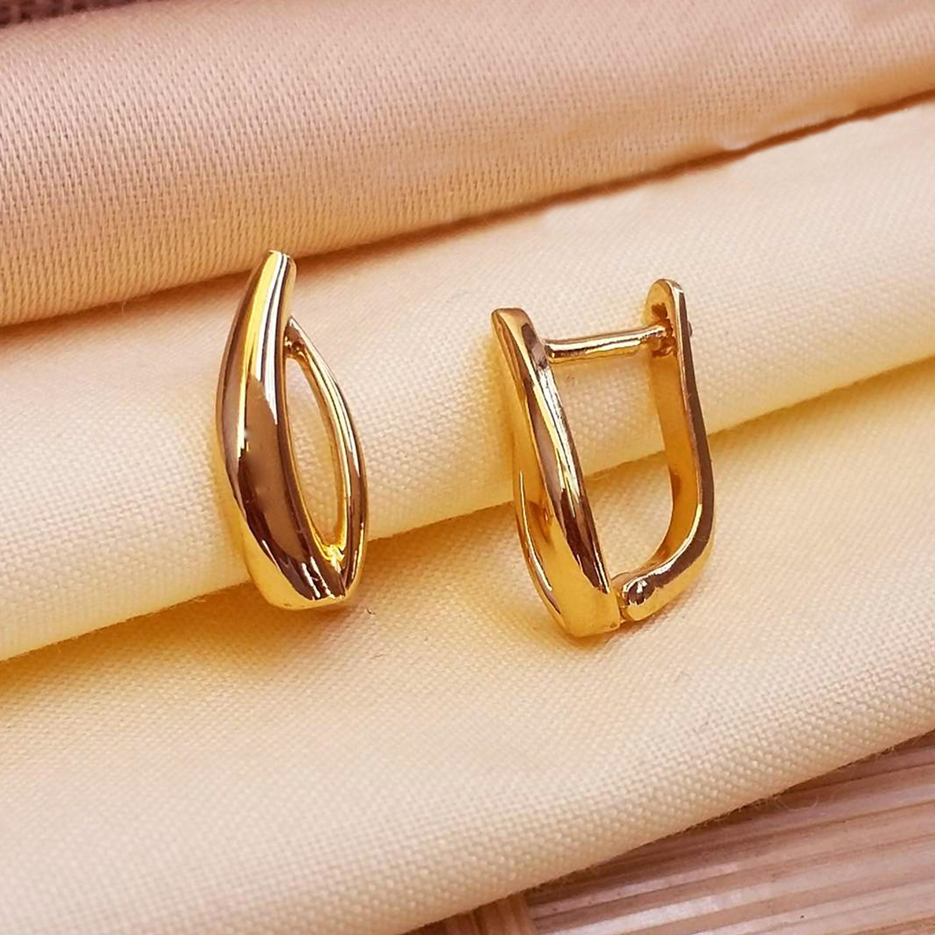 Buy Veeners Hoop Gold Earrings 22 KT yellow gold (3.07 gm). | Online By Giriraj Jewellers