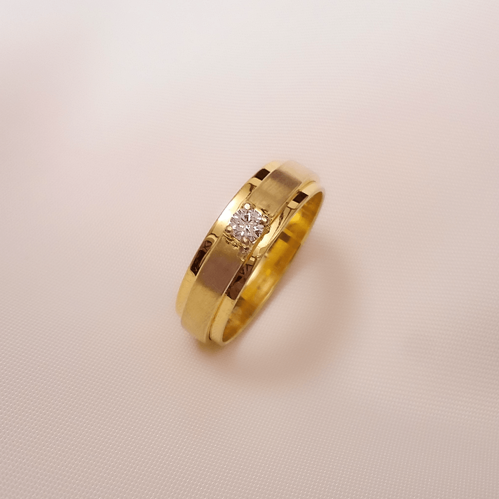 Buy Elegant Men's Diamond Band 18 KT yellow gold (6.5 gm). | Online By Giriraj Jewellers