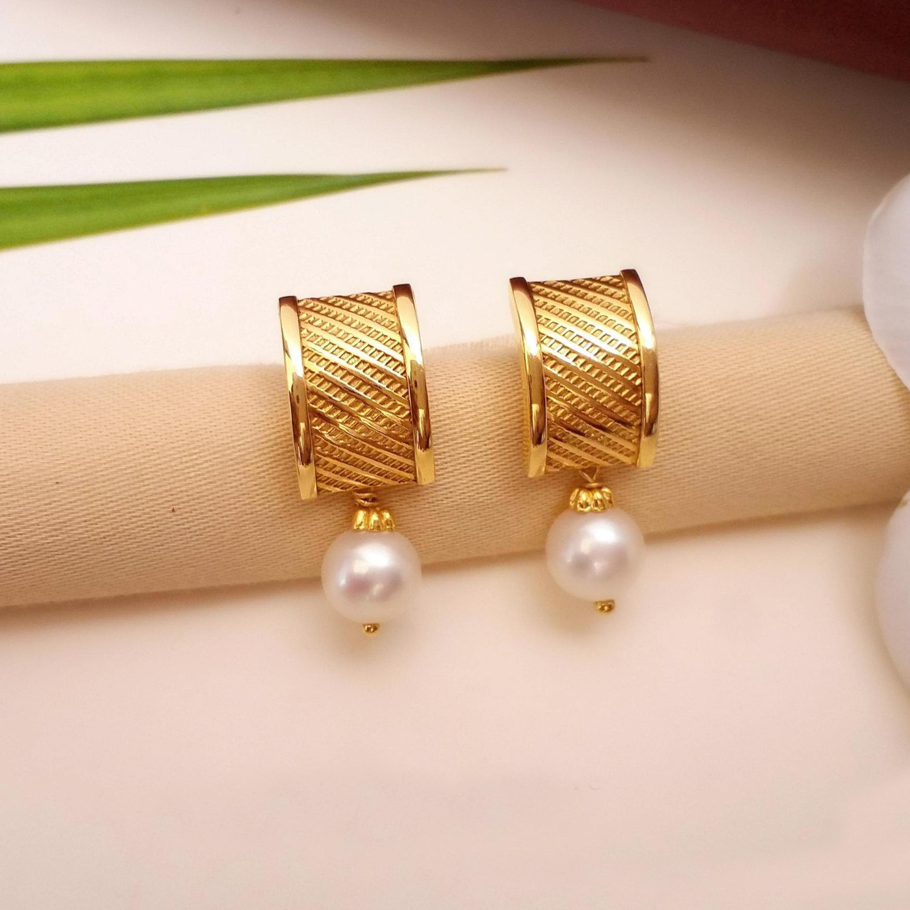 Buy Rendezvous Gold Earrings 22 KT yellow gold (4.6 gm). | Online By Giriraj Jewellers