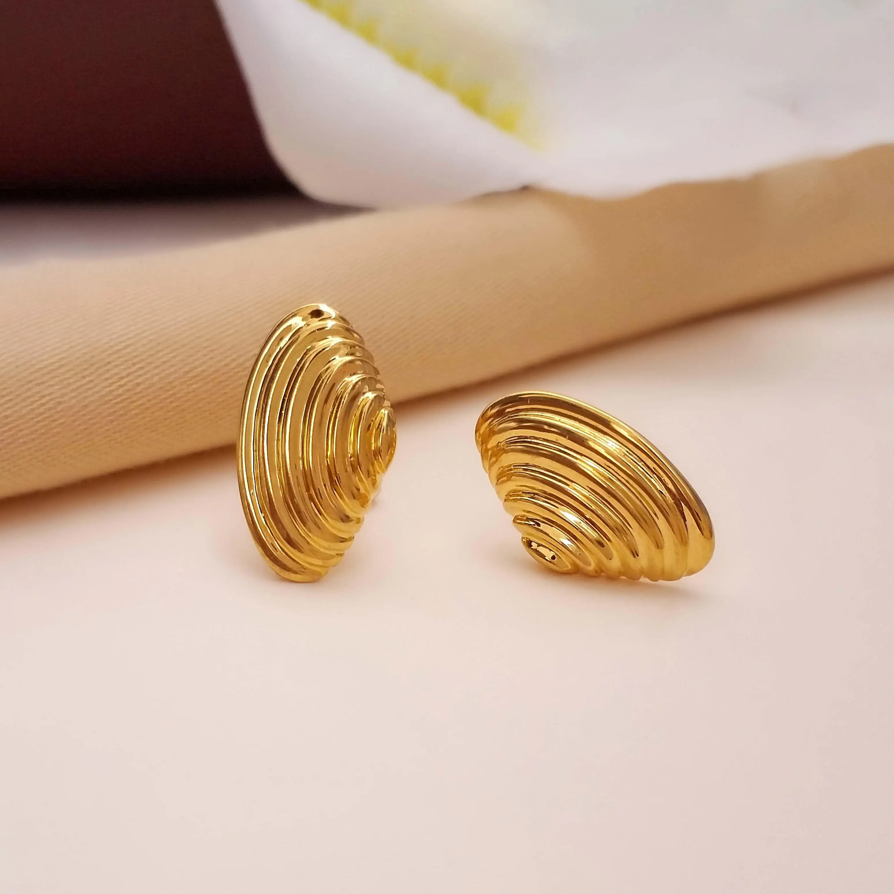 Buy Ocean Shell Gold  Earring 22 KT yellow gold (3.43 gm). | Online By Giriraj Jewellers
