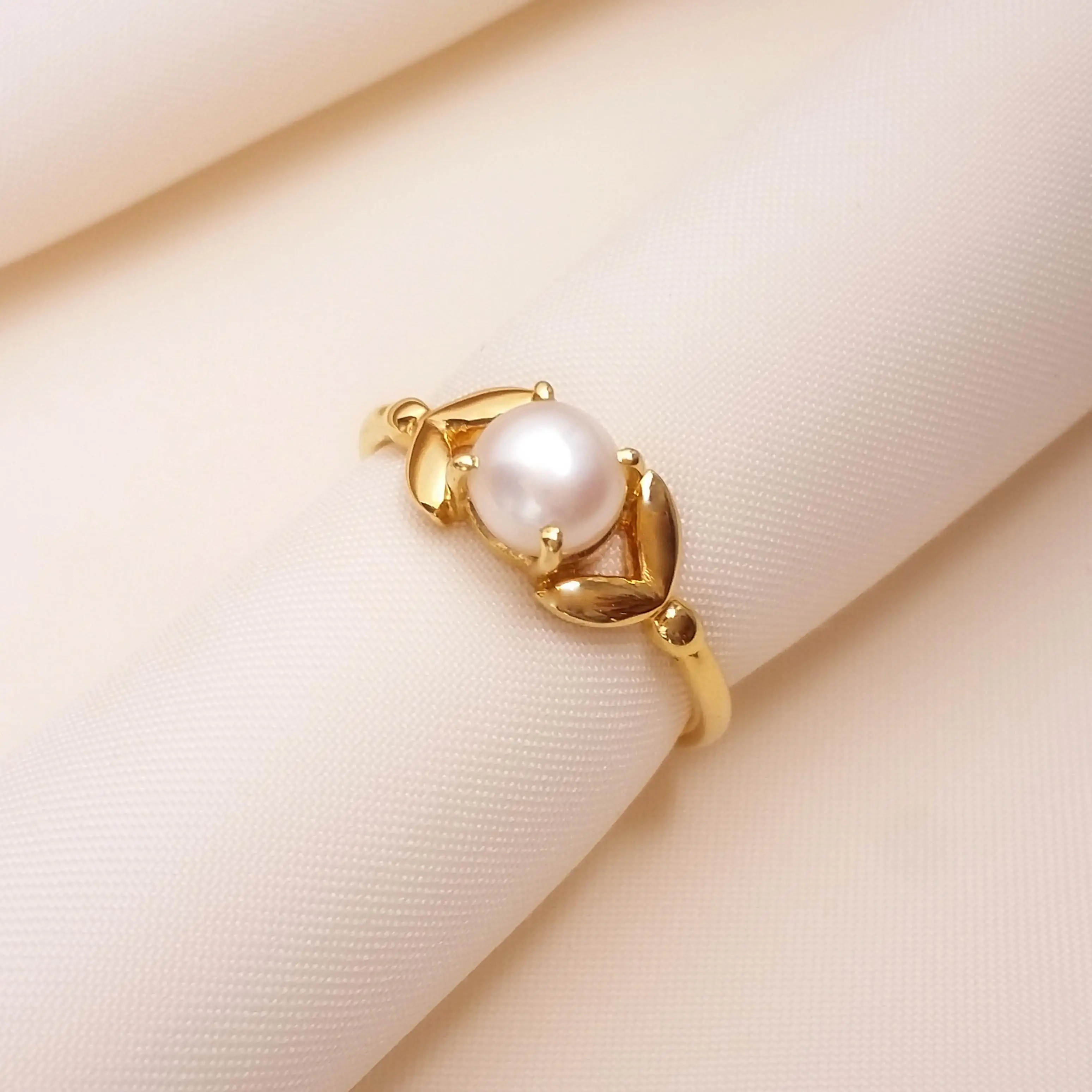 Buy Embrace Pearl Gold Ring 18 KT yellow gold (2 gm). | Online By Giriraj Jewellers