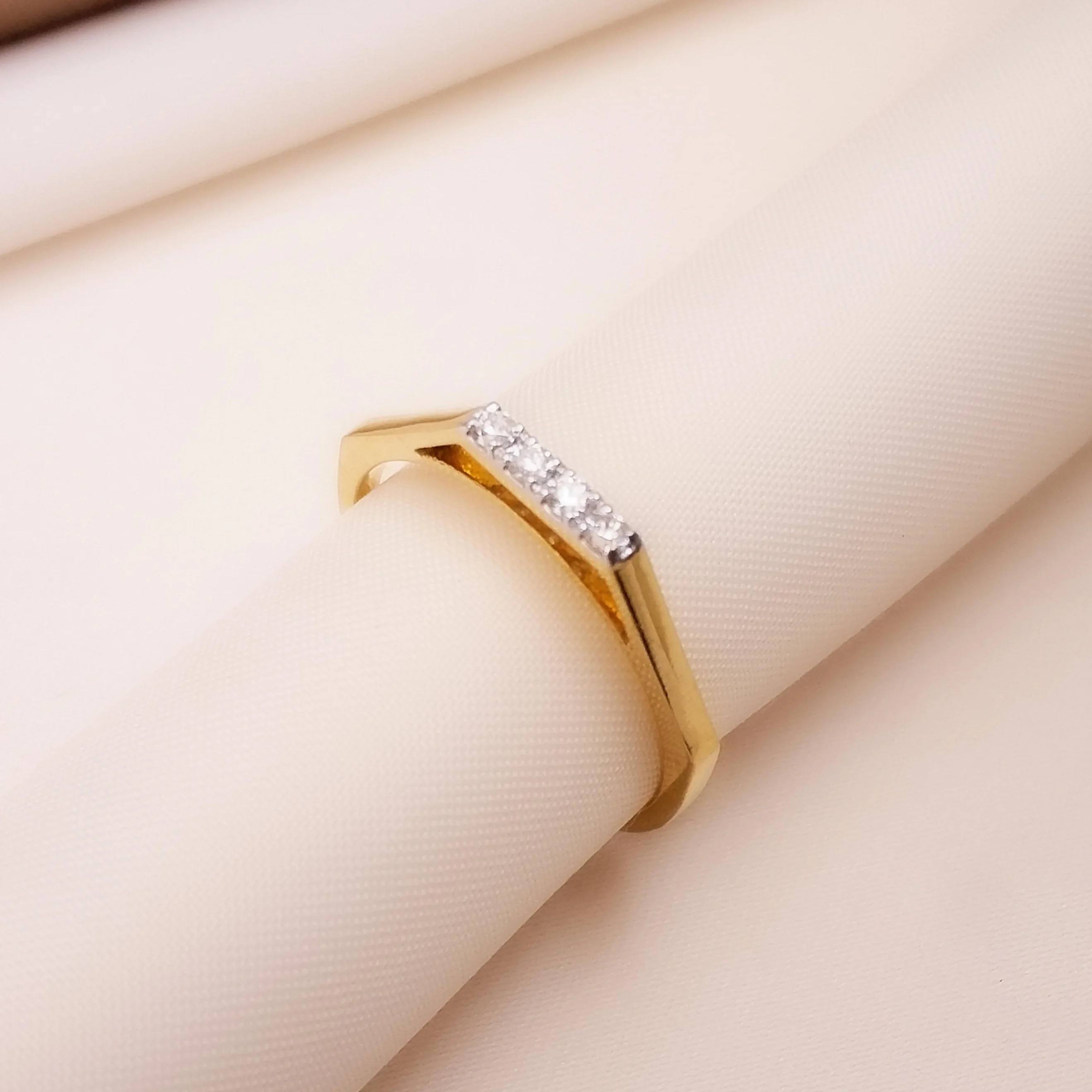 Buy Sleeks Diamond Ring 18 KT yellow gold (1.85 gm). | Online By Giriraj Jewellers
