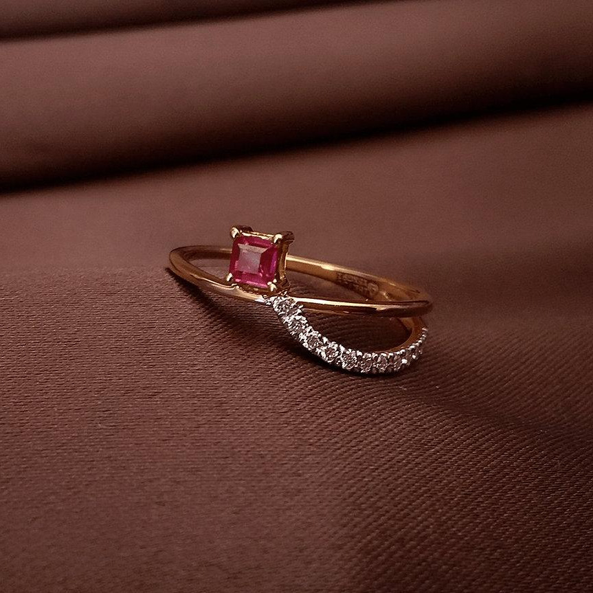 Buy Avery Ruby Diamond Ring 18 KT yellow gold (1.886 gm). | Online By Giriraj Jewellers