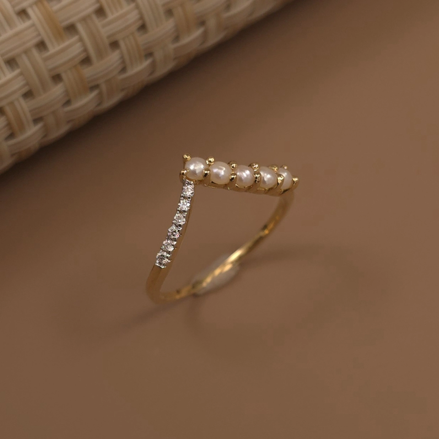 Buy Willow Pearl Diamond Ring 18 KT yellow gold (1.718 gm). | Online By Giriraj Jewellers