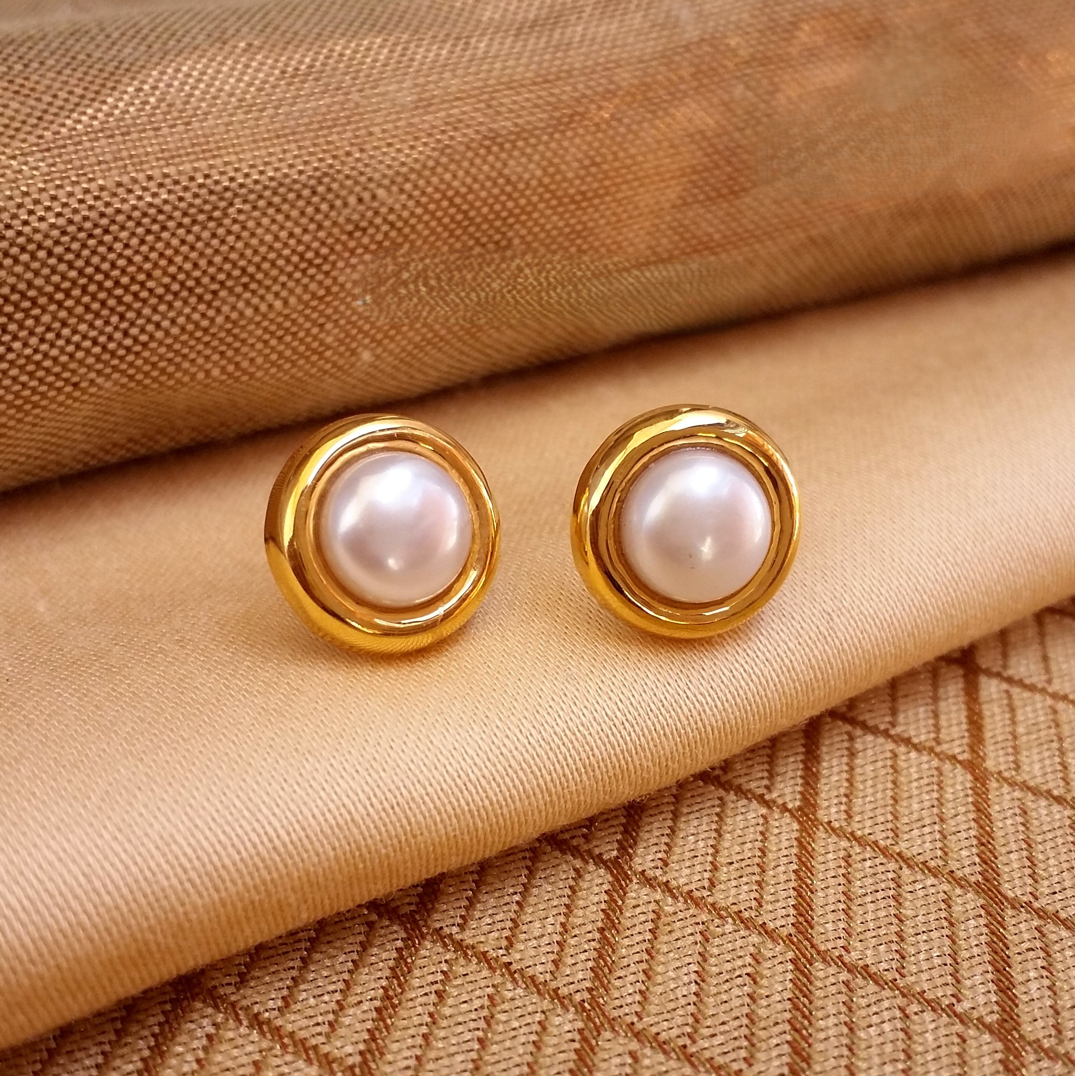 Buy Pearling Gold Pearl Earrings 22 KT yellow gold (2.68 gm). | Online By Giriraj Jewellers