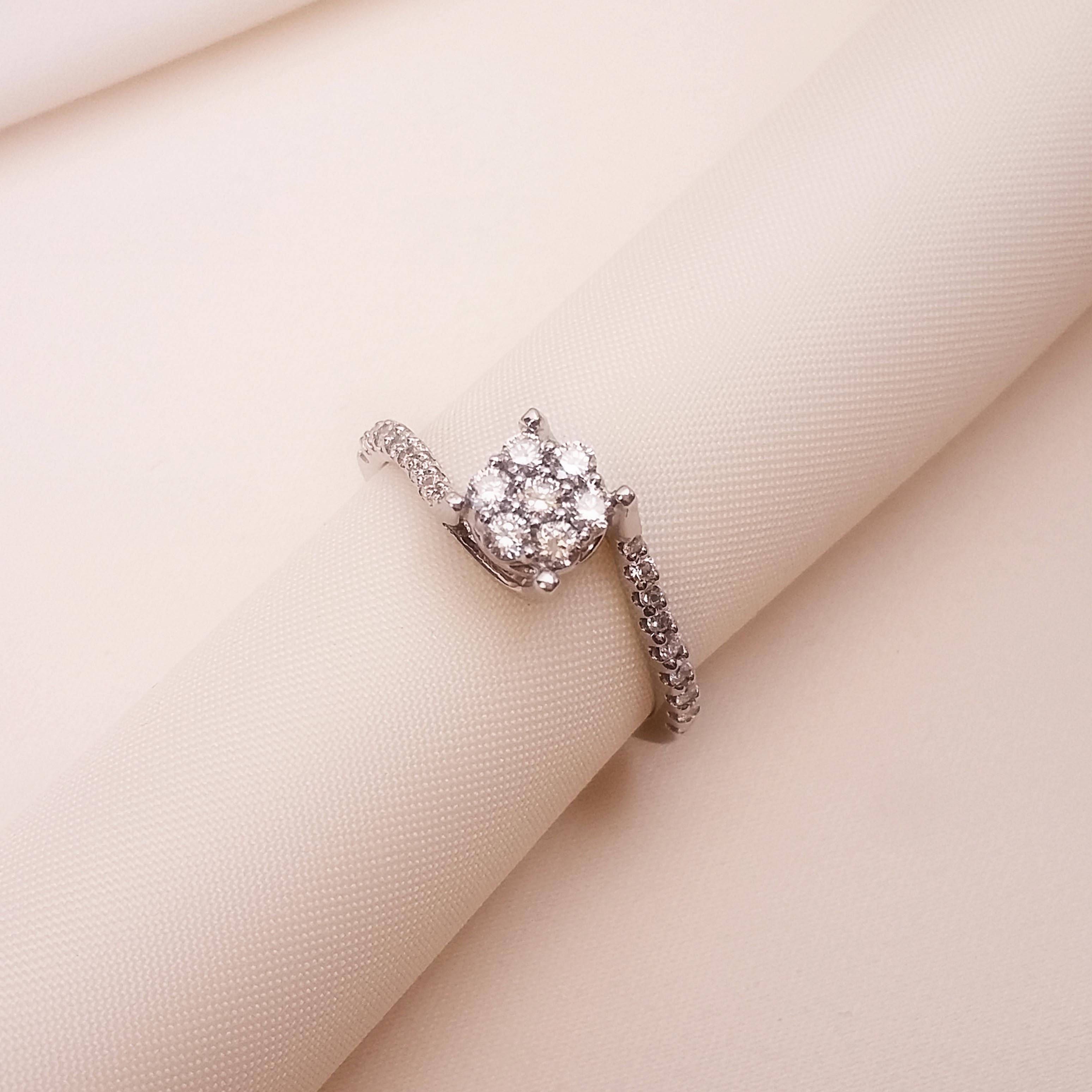White Gold Ring with Small Brilliant Cut Diamonds | KLENOTA