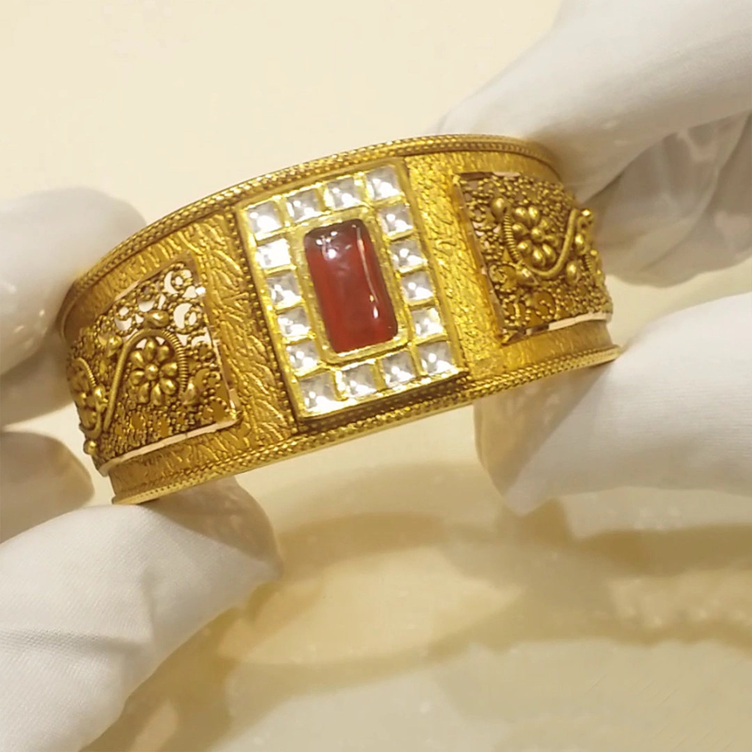Buy Memoir Antique Gold Kada 22 KT yellow gold (69.6 gm). | Online By Giriraj Jewellers