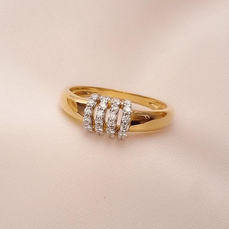 Buy Glitz Diamond Ring 18 KT yellow gold (2.61 gm). | Online By Giriraj Jewellers