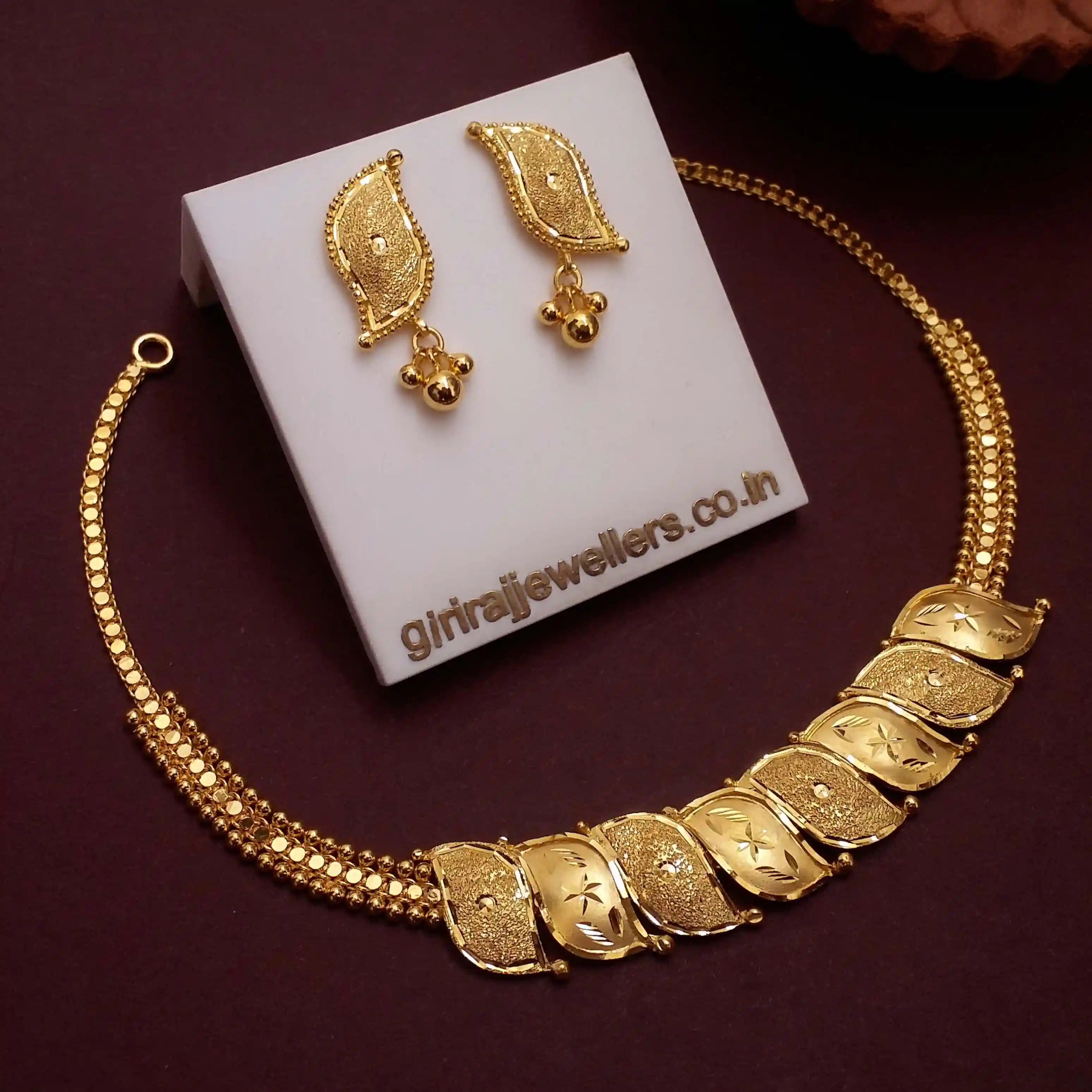 Buy Aarvi 22k Gold Necklace 22 KT yellow gold (13.1 gm). | Online By Giriraj Jewellers