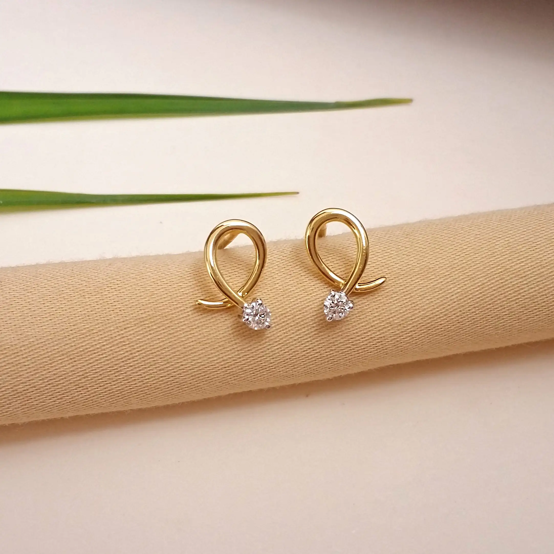Buy Crossover Diamond Stud 18 KT yellow gold (1.832 gm). | Online By Giriraj Jewellers