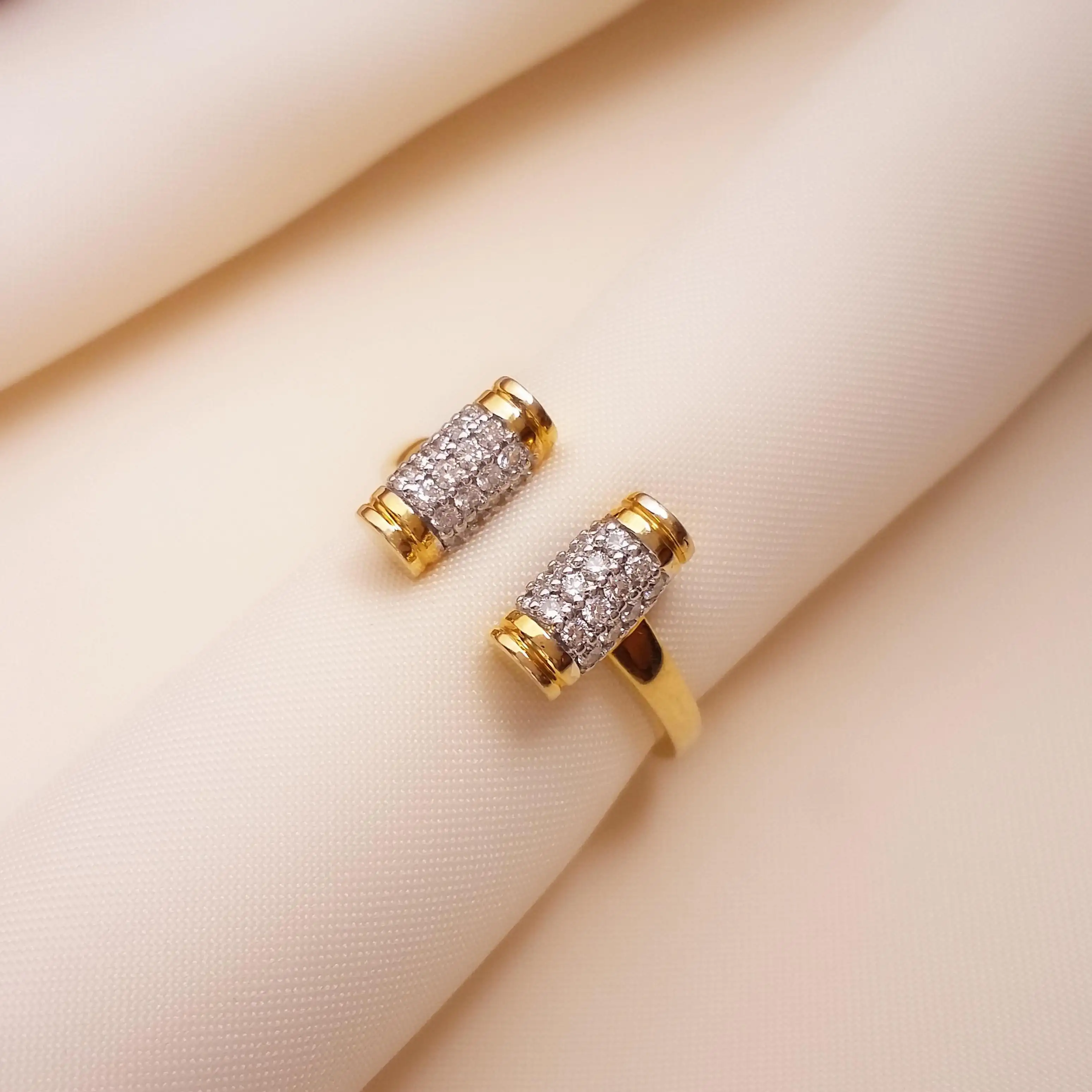 Buy Soulmates Diamond  Ring 18 KT yellow gold (3.79 gm). | Online By Giriraj Jewellers
