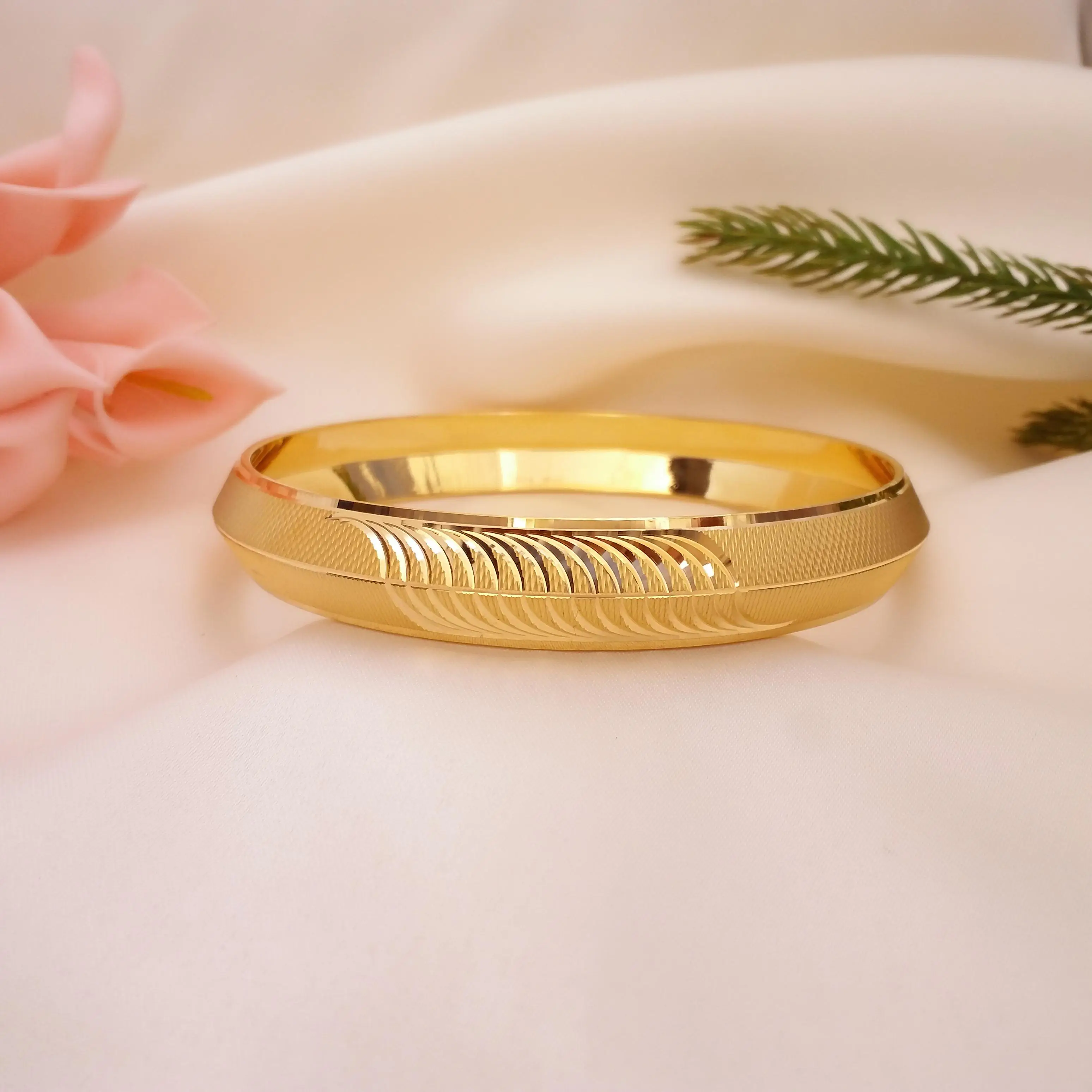 Buy Golden Heritage Men's Gold Kada 22 KT yellow gold (45.5 gm). | Online By Giriraj Jewellers